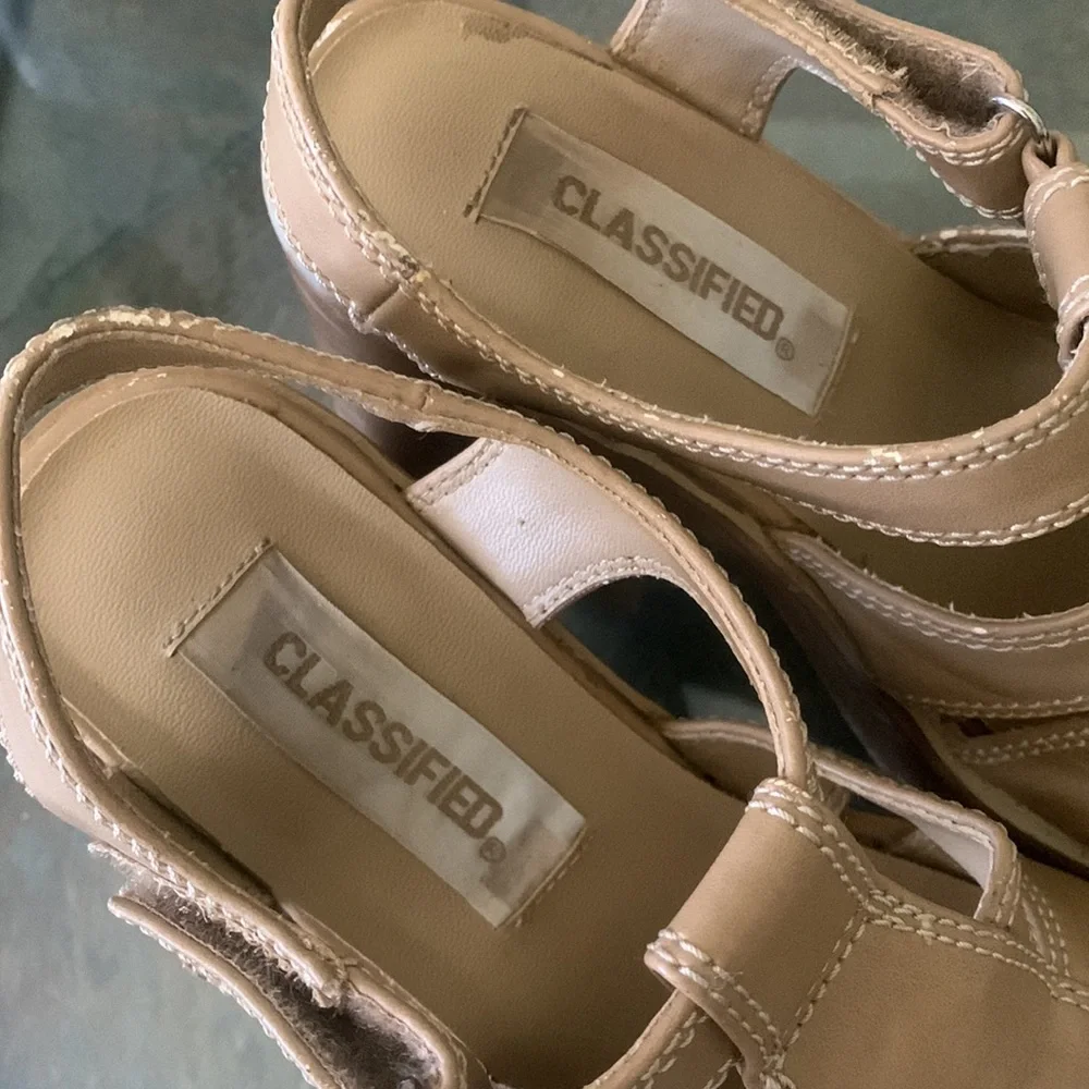 Y2K CLASSIFIED FLARED CHUNKY HEEL SANDALS